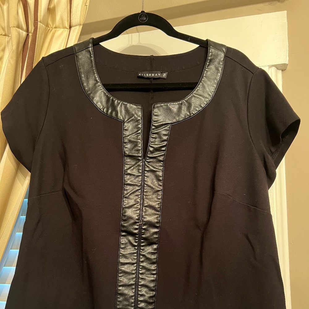 Ellerman trendy plus size top with vegan leather trim